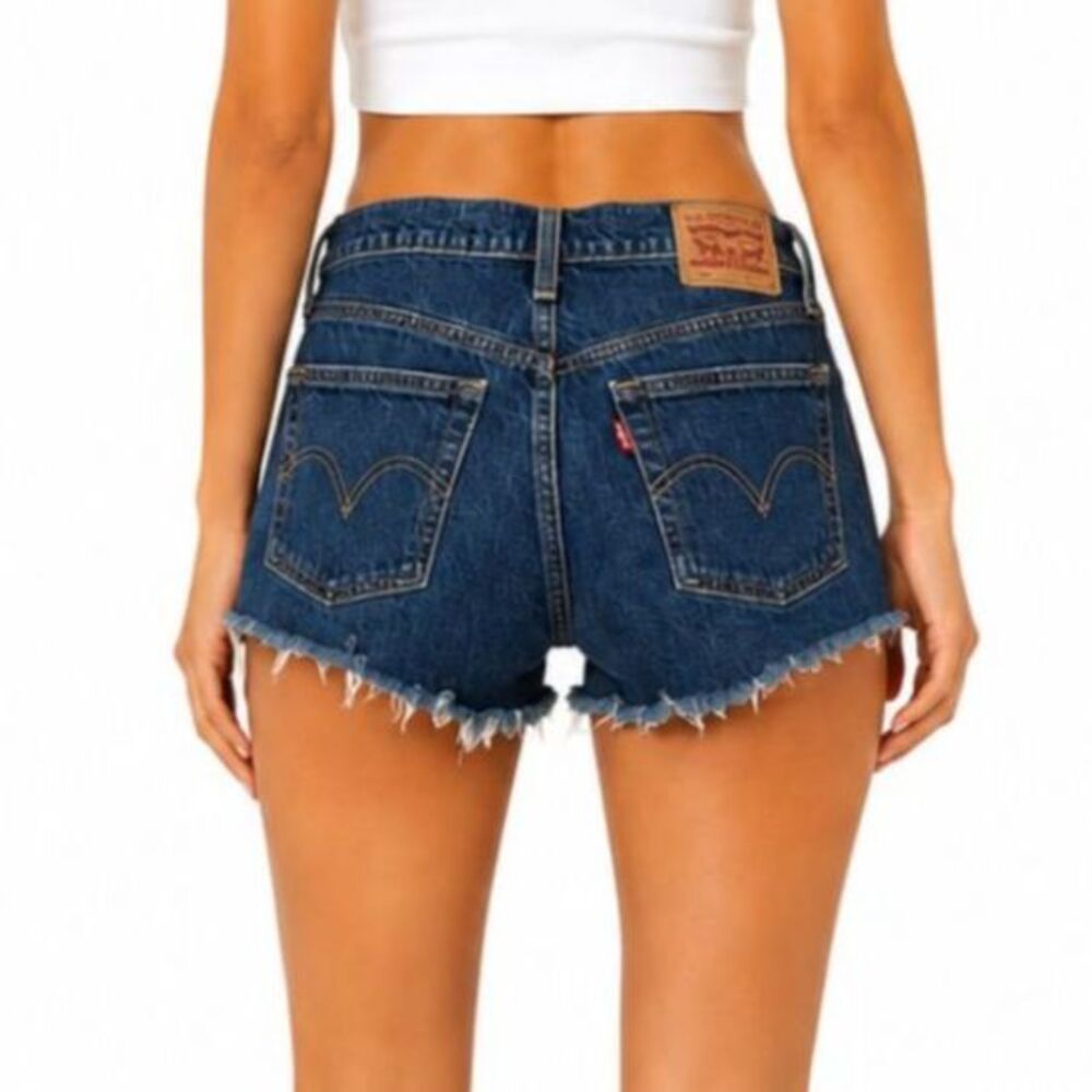 Levi's Women's 501 Denim Jean Shorts Med Wash Button Fly Raw Hem Distressed W26